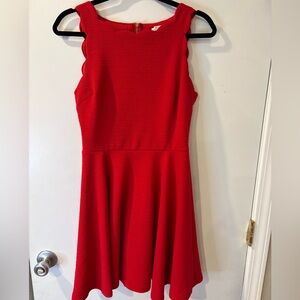 Chic Scarlet Sleeveless Mini Dress